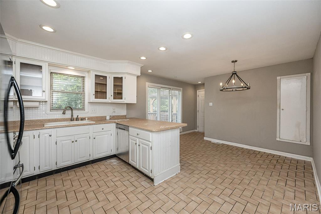 4345 Ringer Road