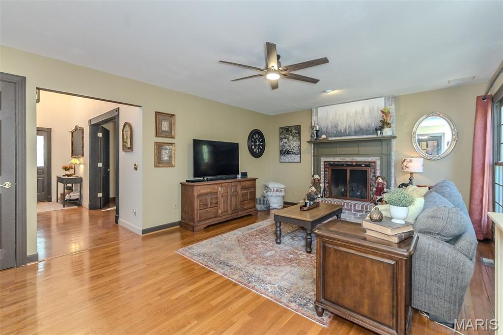 727 Heatherstone Drive