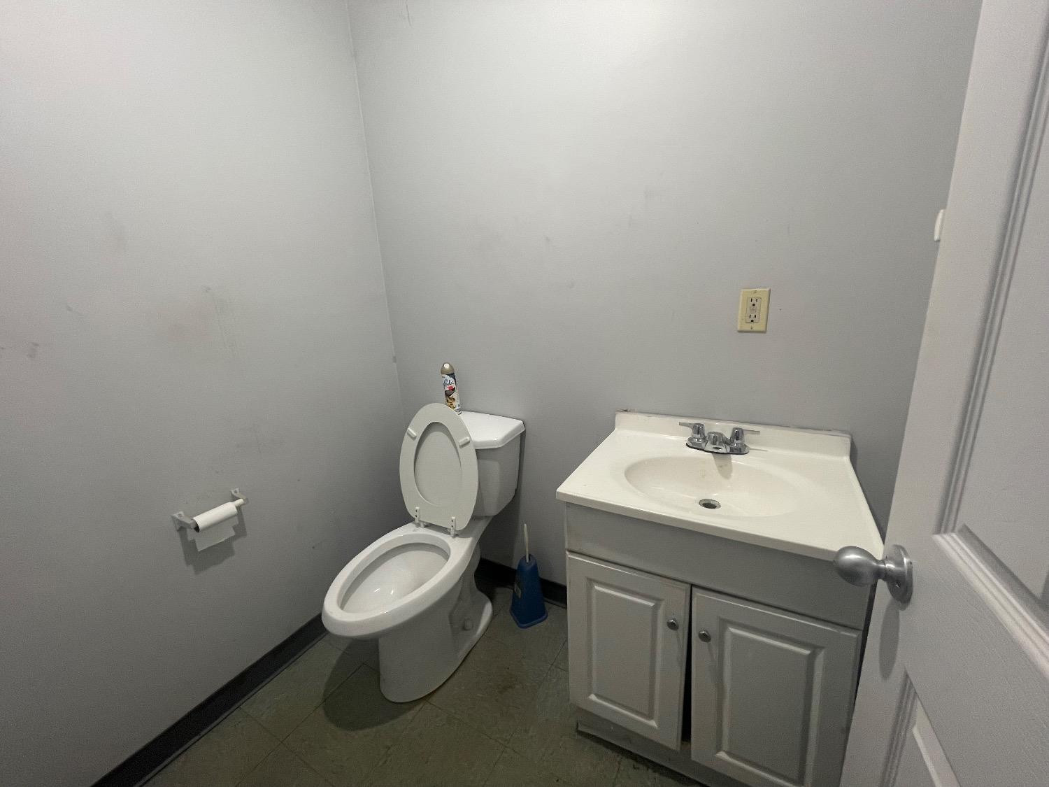 8774 Louisiana Street