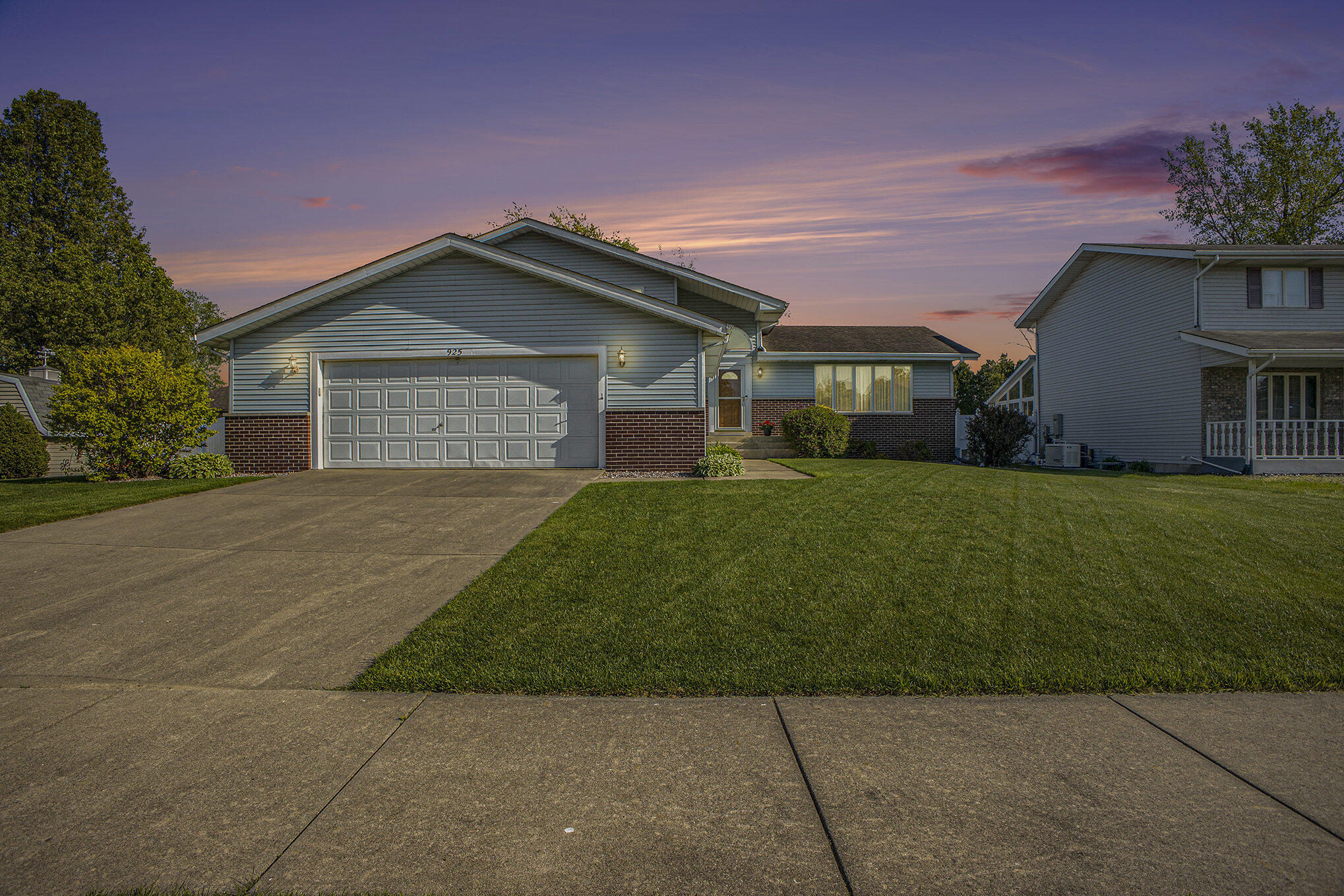 925 Brooke Lane