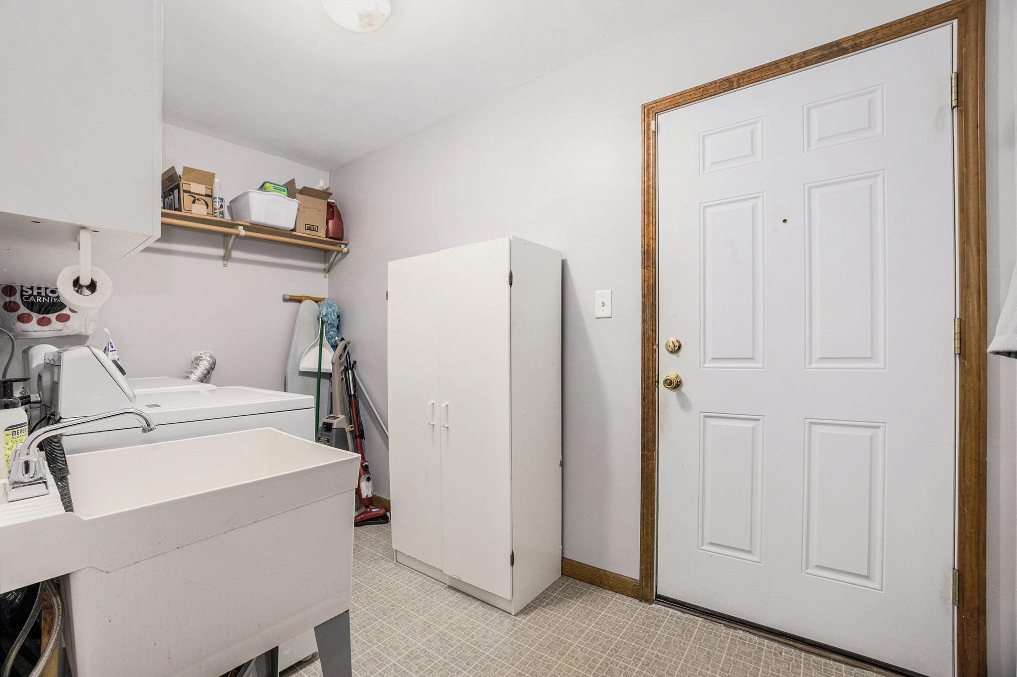 925 Brooke Lane