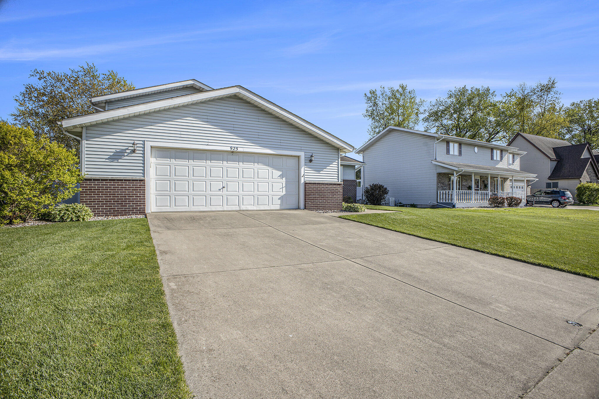 925 Brooke Lane