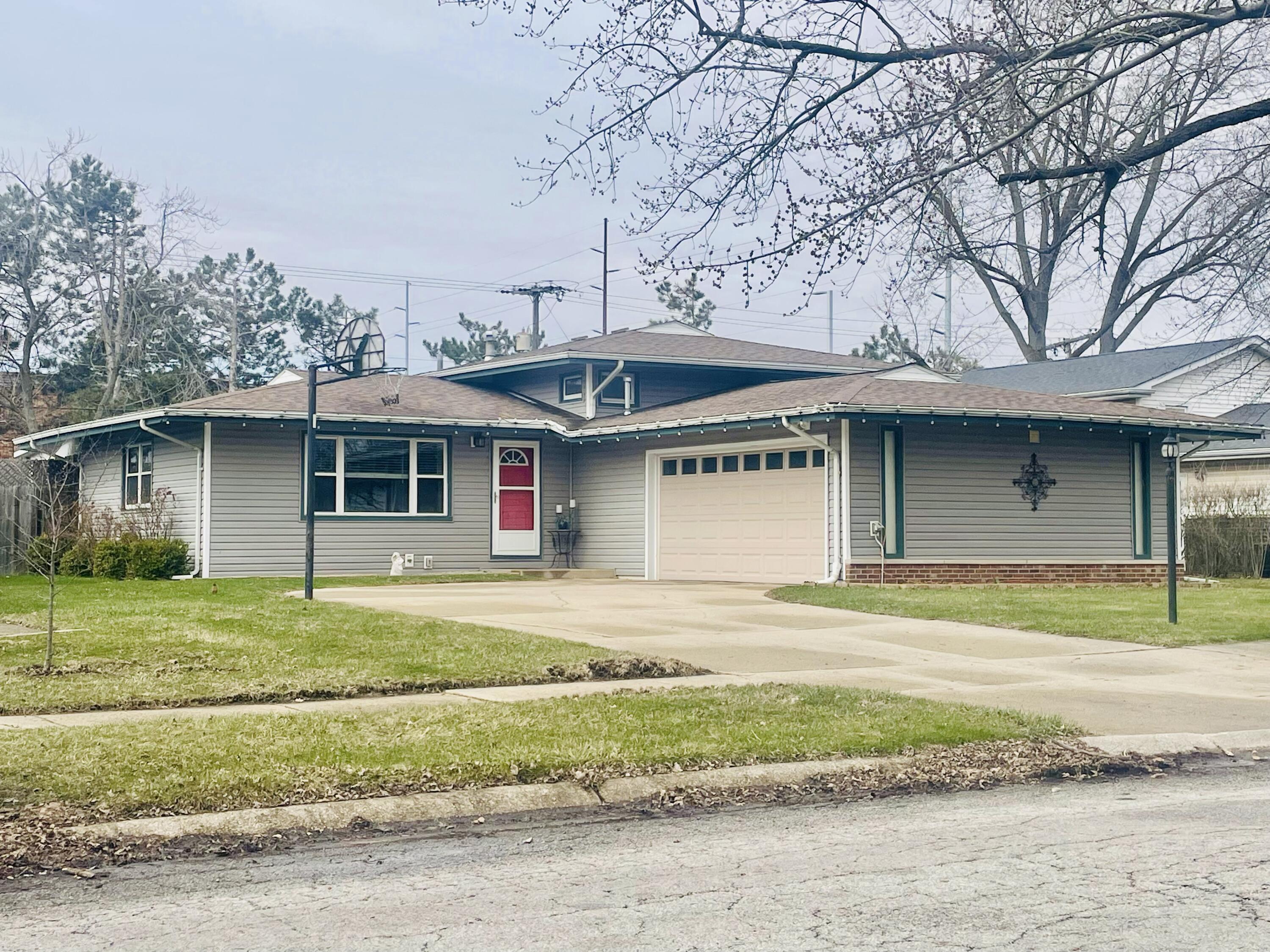 9320 Roosevelt Place