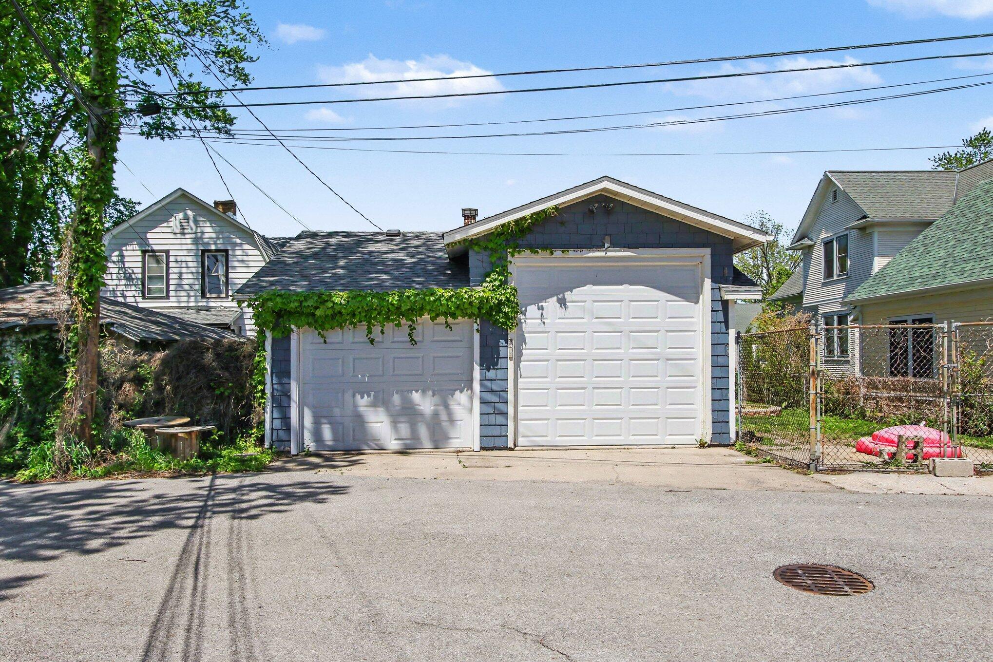 513 E Joliet Street