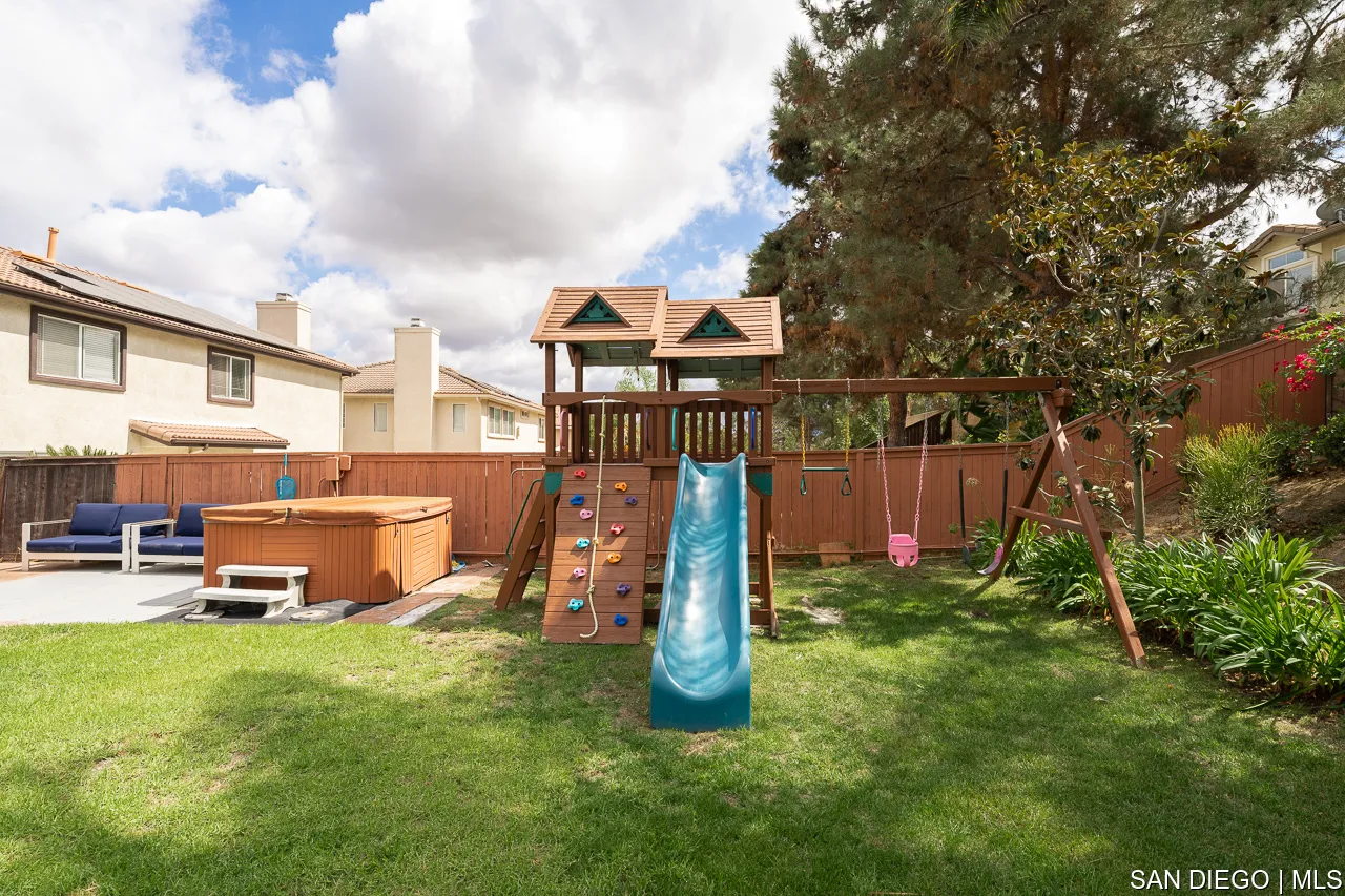 2648 Noble Canyon Rd