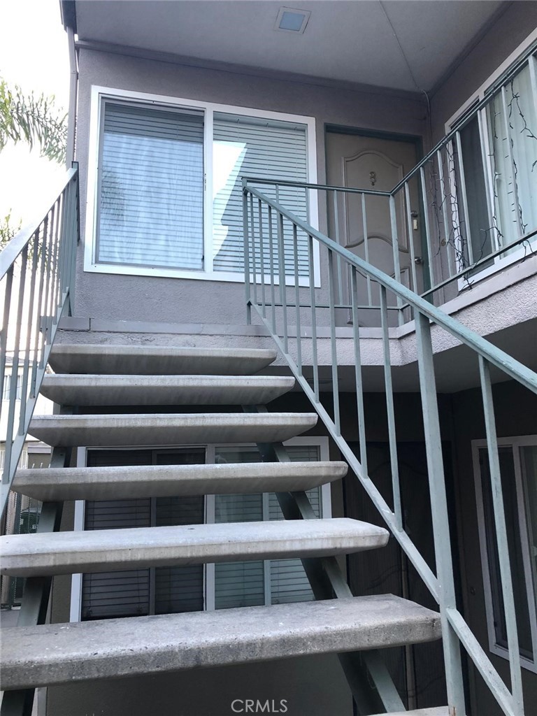 3960 Arizona Street 8