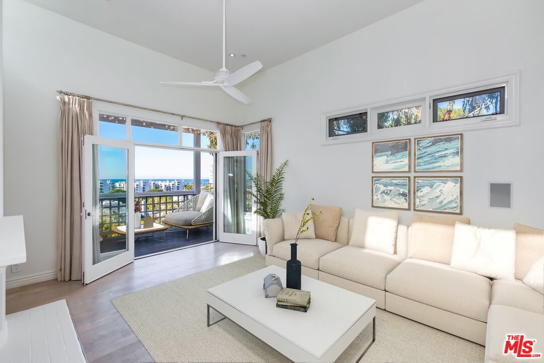 3019 3RD ST Unit: 404