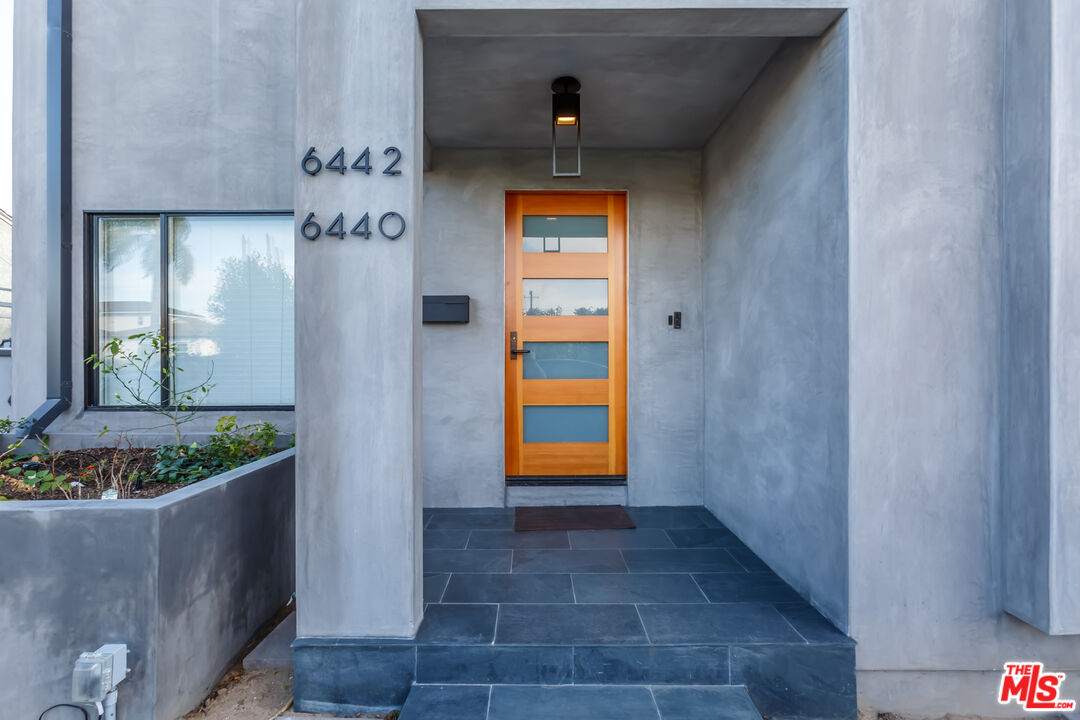 6440 W 87th Pl