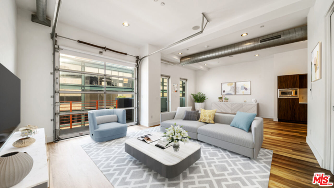 212 Marine St Unit: 305
