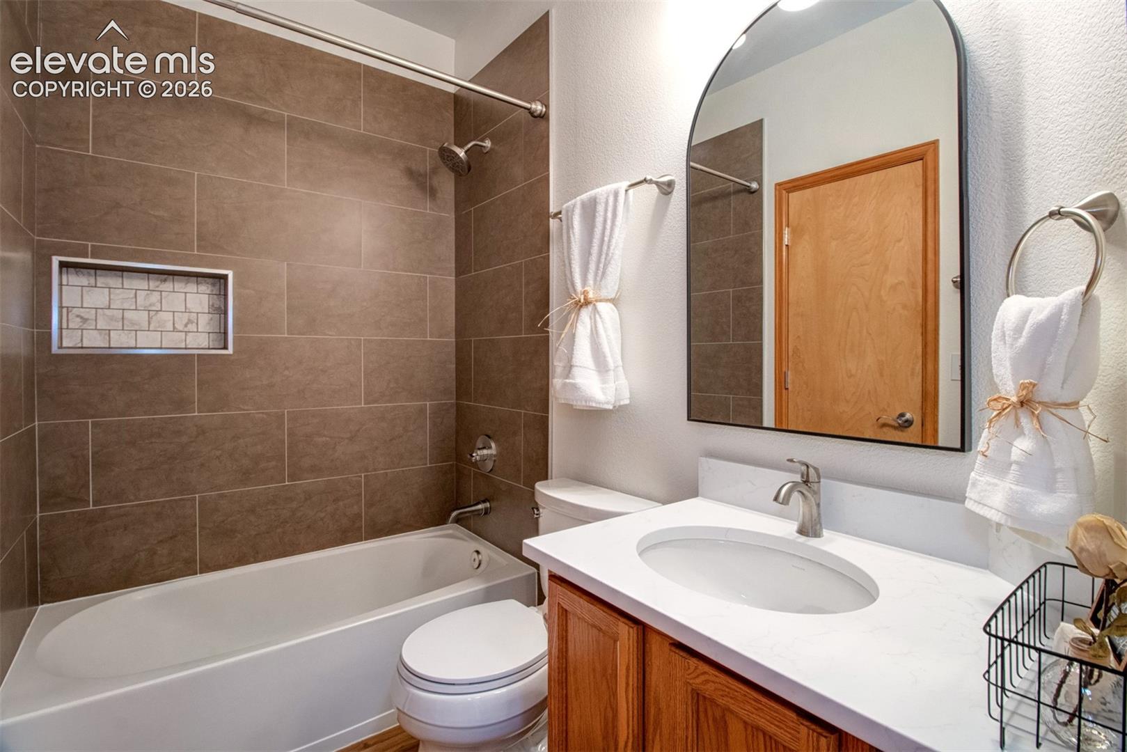 5024 PRAIRIE GRASS Lane