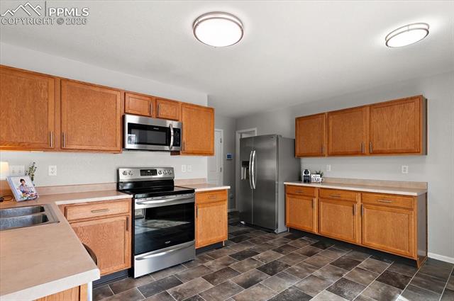 9545 Castle Oaks Drive
