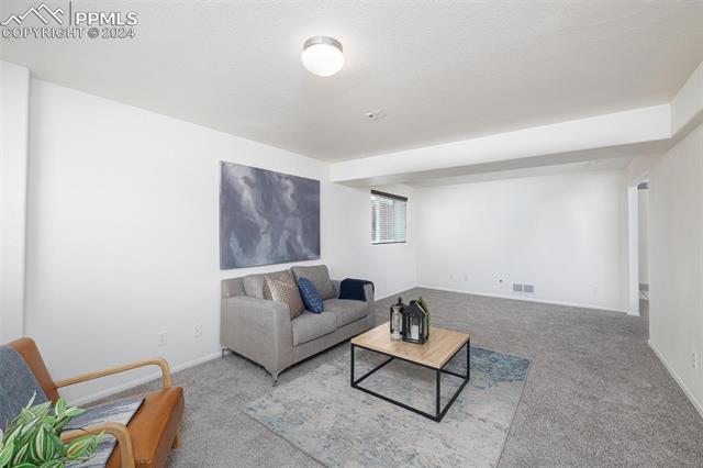 6220 Roundup Butte Street