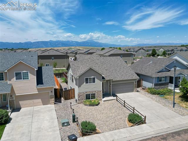 6220 Roundup Butte Street