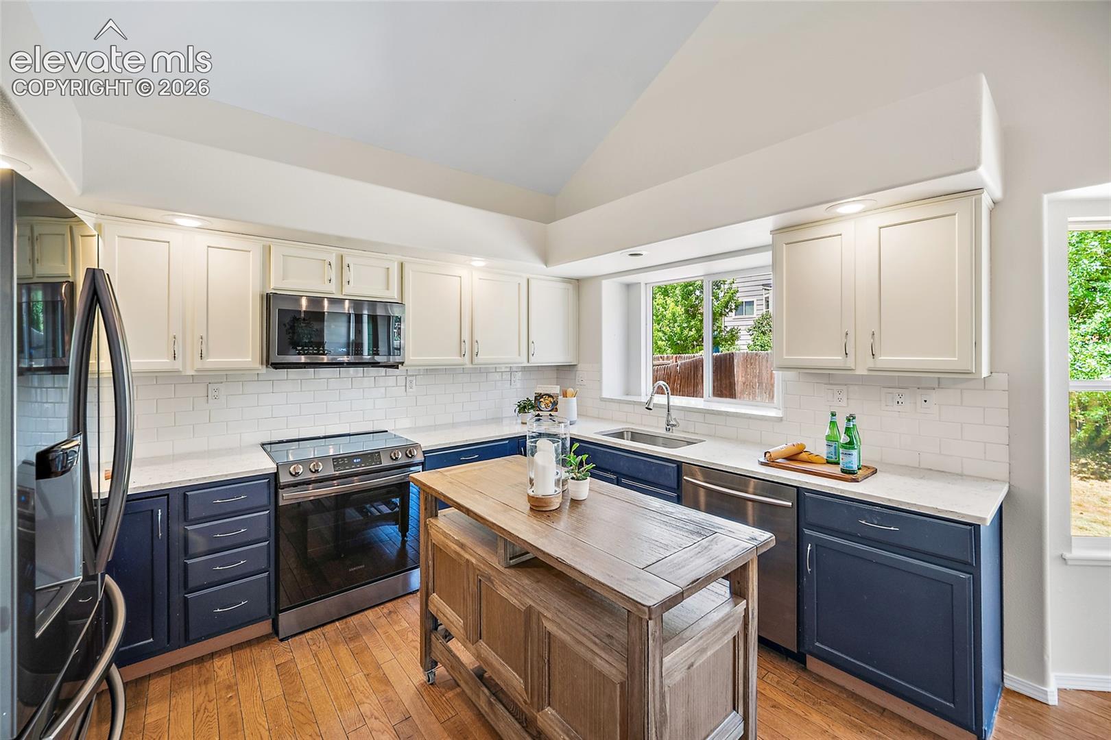 6069 Pioneer Mesa Drive