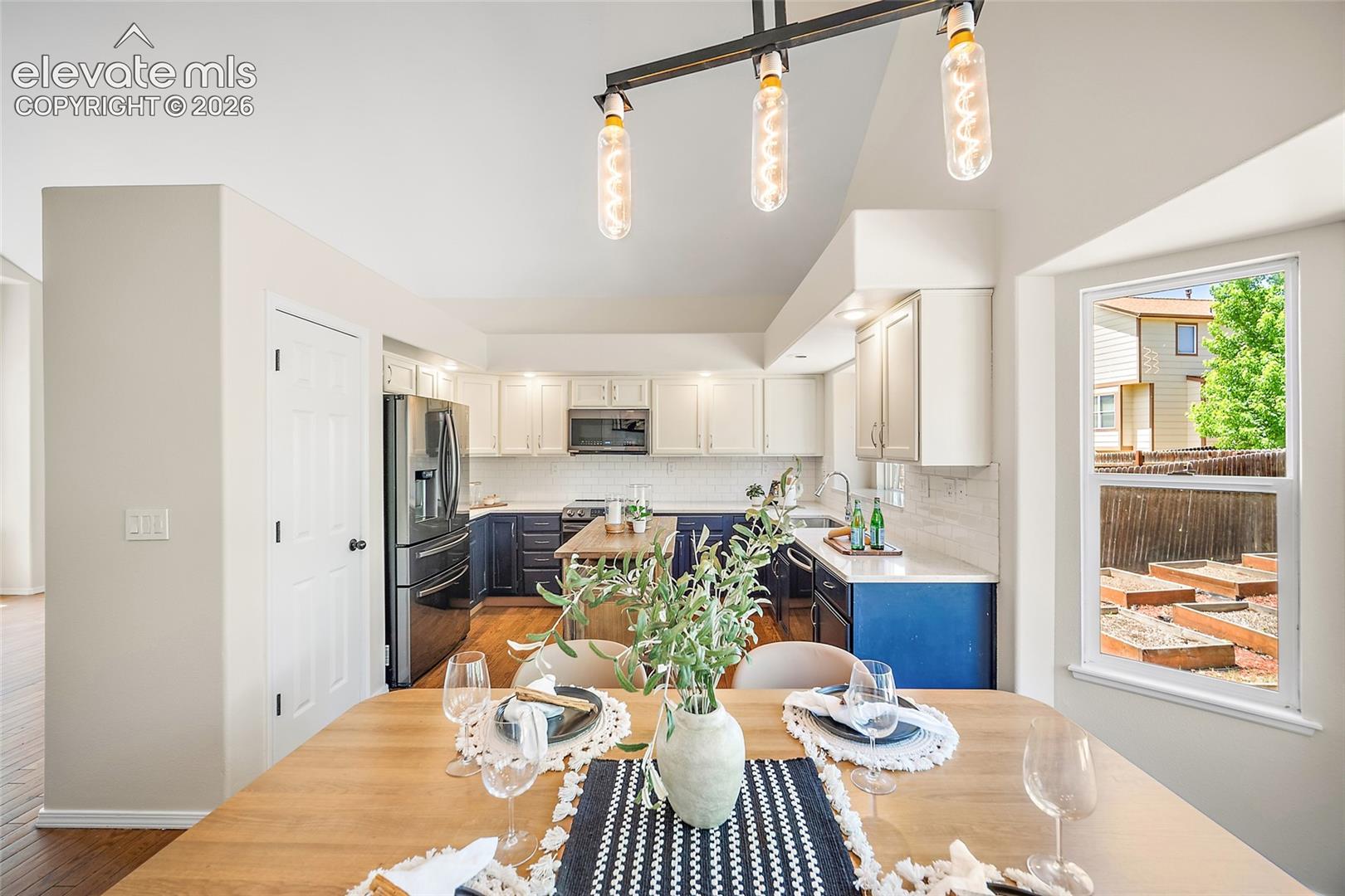 6069 Pioneer Mesa Drive