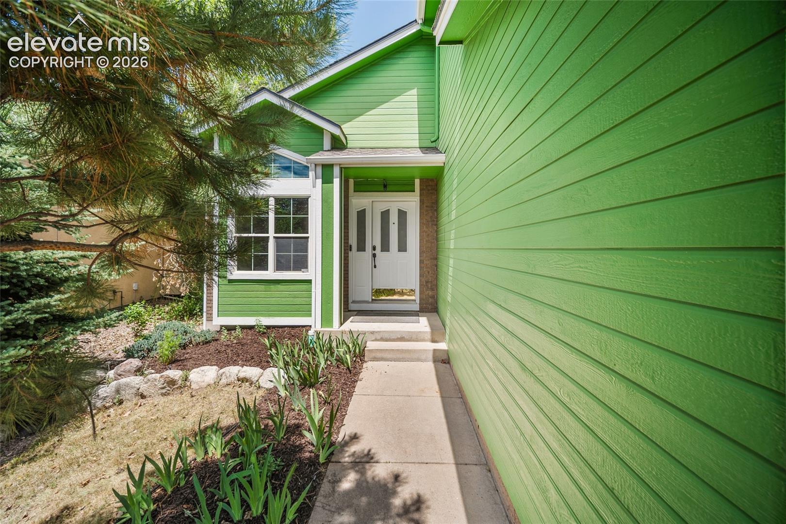 6069 Pioneer Mesa Drive