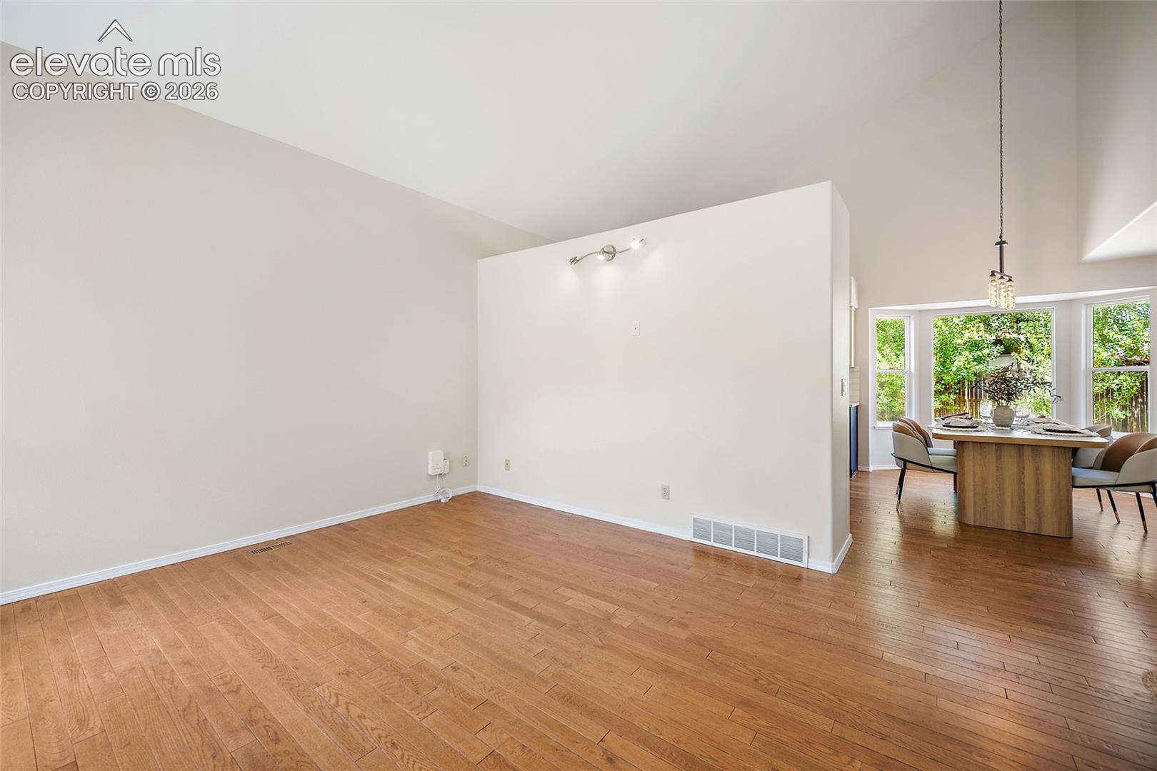 6069 Pioneer Mesa Drive