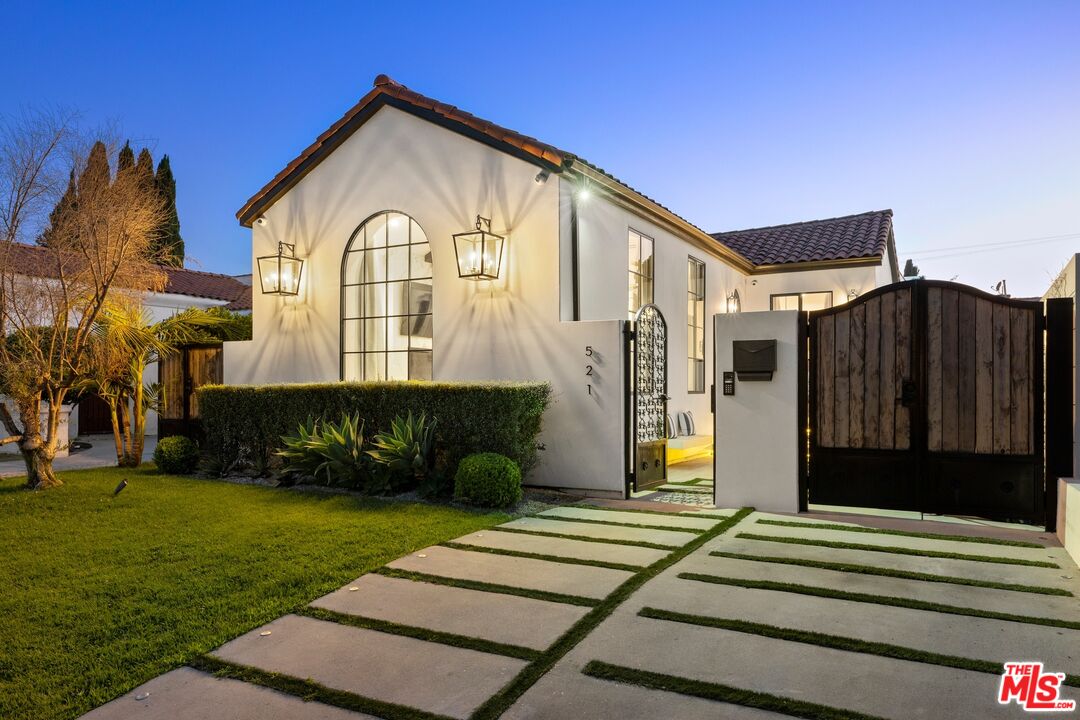 521 N Formosa Ave