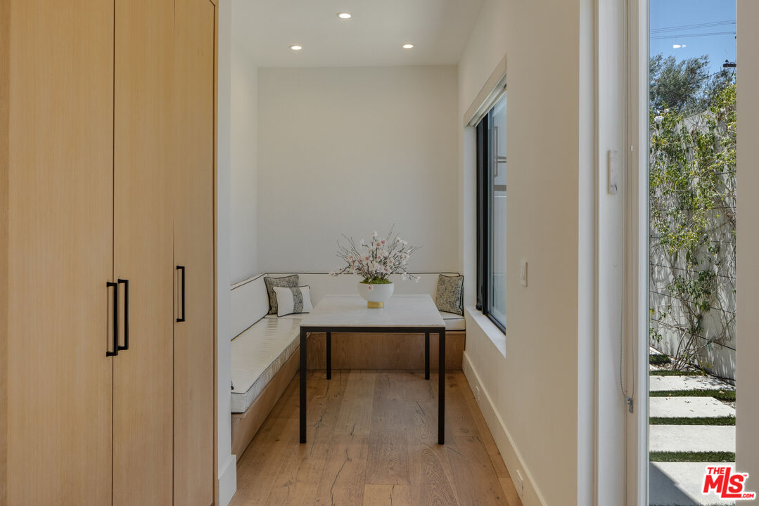 521 N Formosa Ave