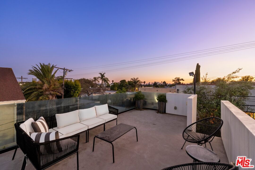 521 N Formosa Ave