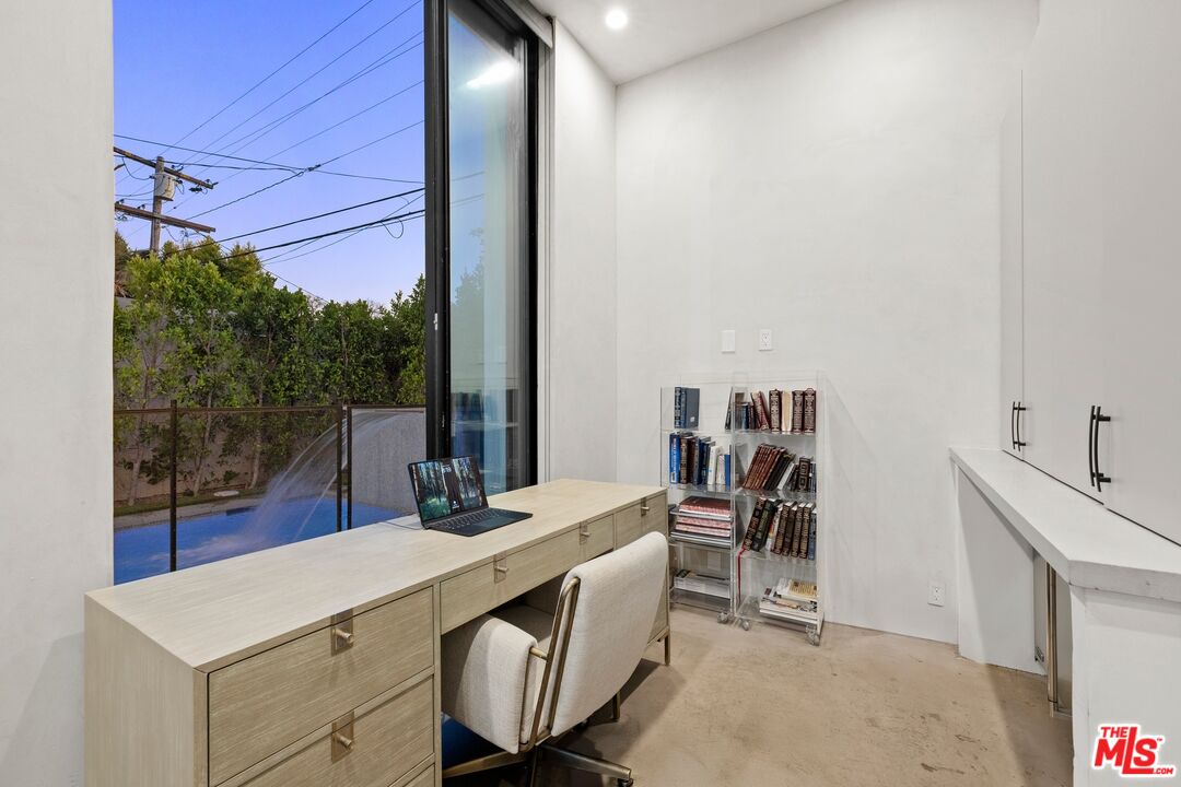 521 N Formosa Ave