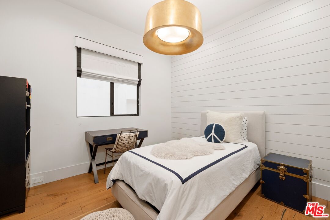 521 N Formosa Ave