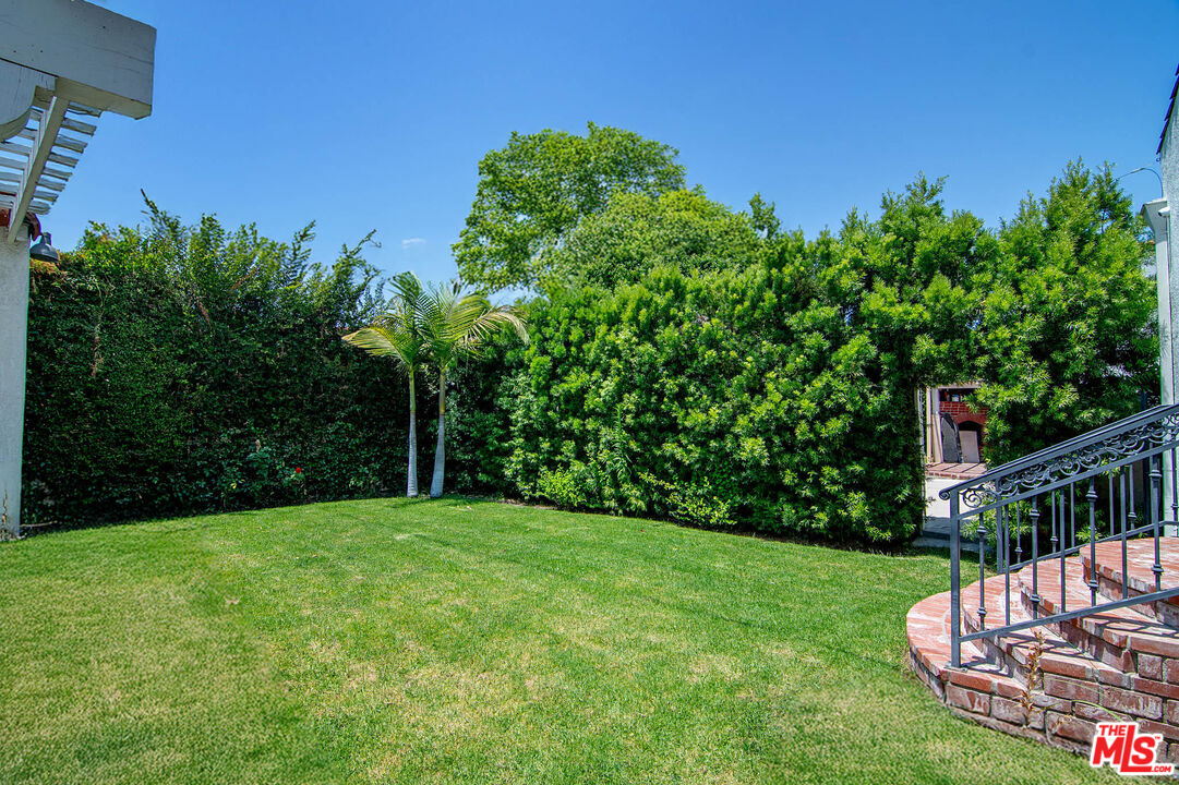 133 N Alta Vista Blvd