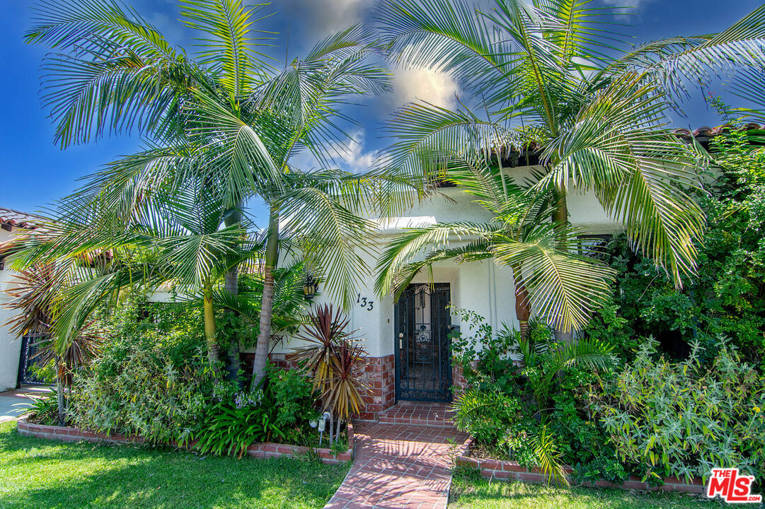 133 N Alta Vista Blvd
