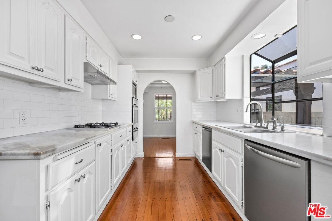 133 N Alta Vista Blvd
