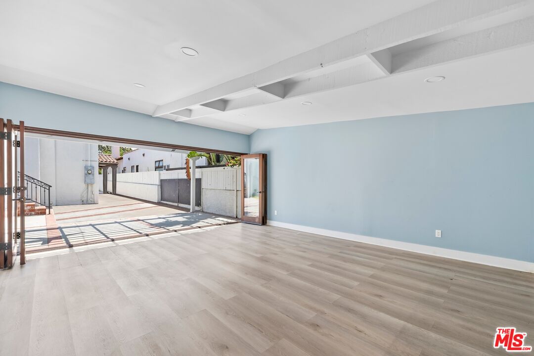 133 N Alta Vista Blvd