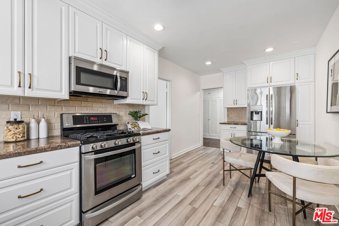 233 S Alta Vista Blvd