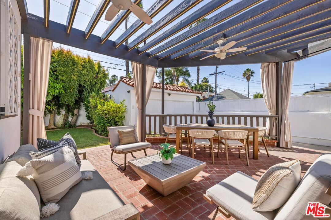 233 S Alta Vista Blvd