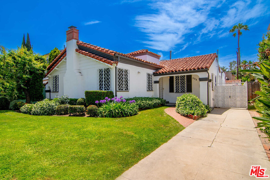 233 S Alta Vista Blvd