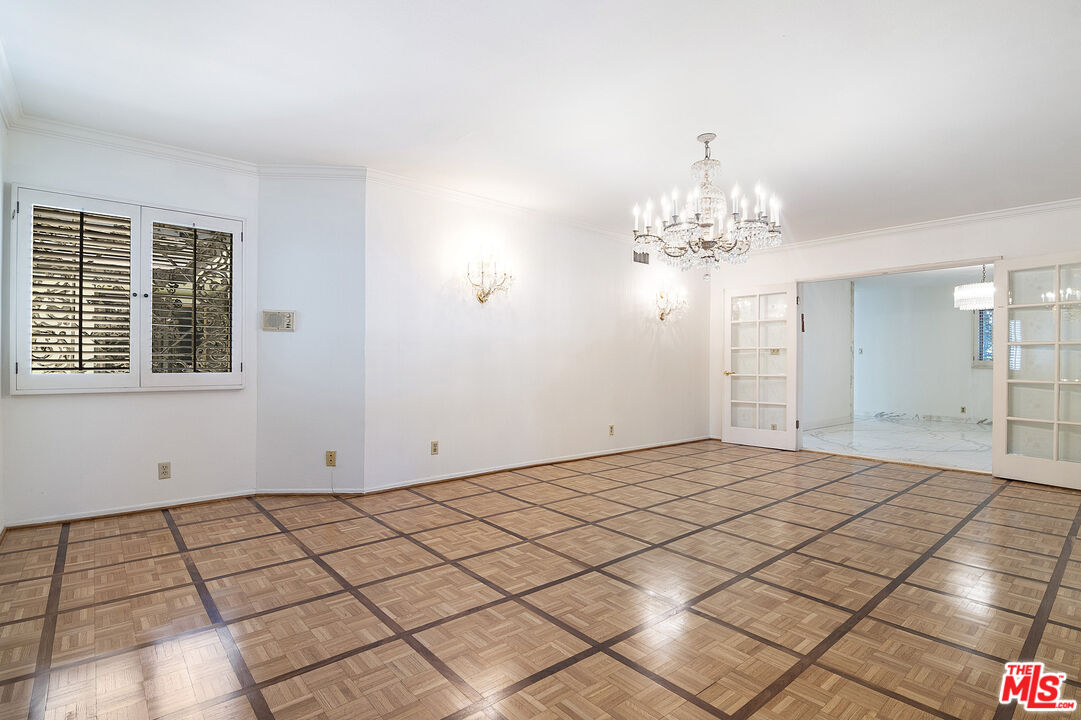 180 N Highland Ave