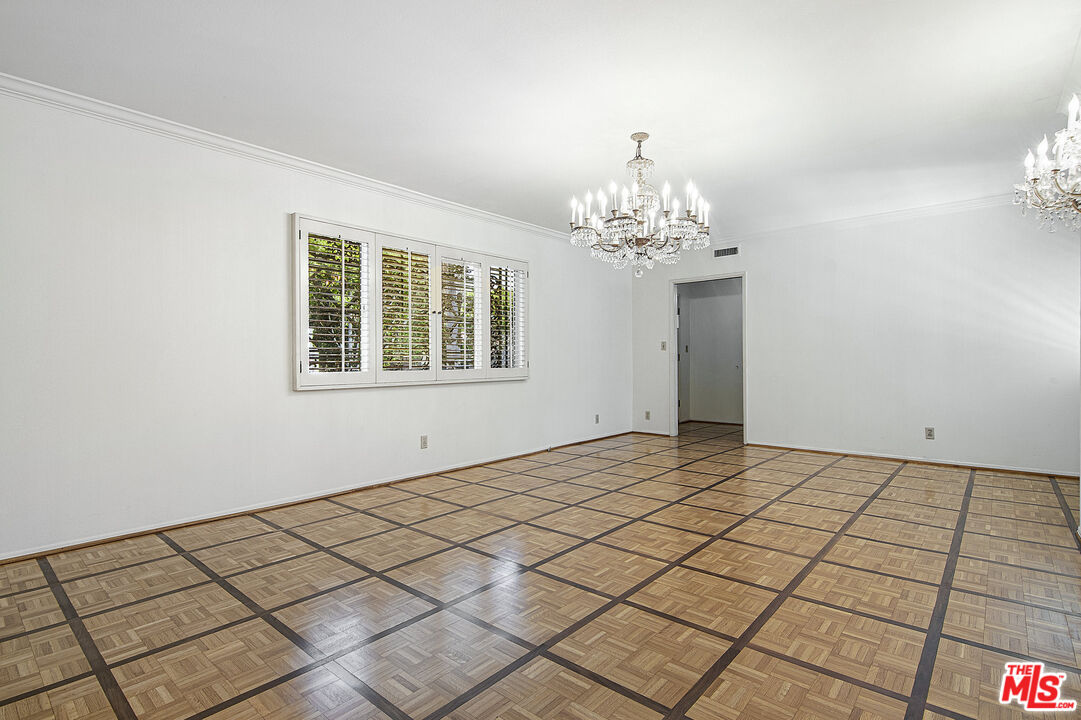 180 N Highland Ave