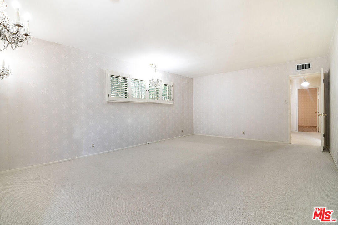 180 N Highland Ave