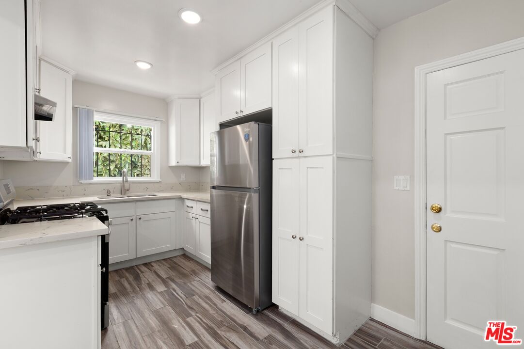 827 N Alta Vista Blvd