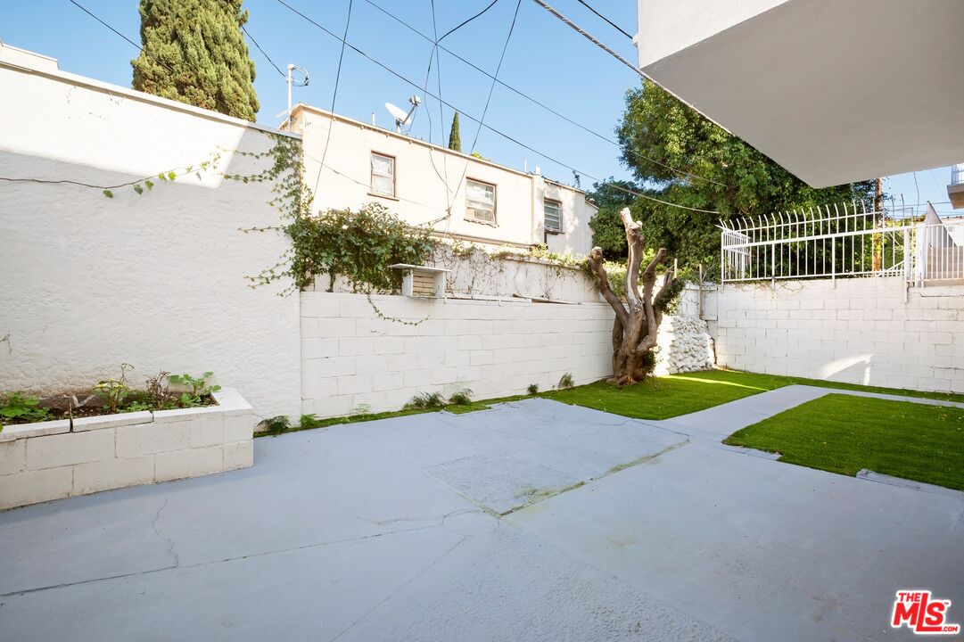 8529 Saturn St Unit: 2