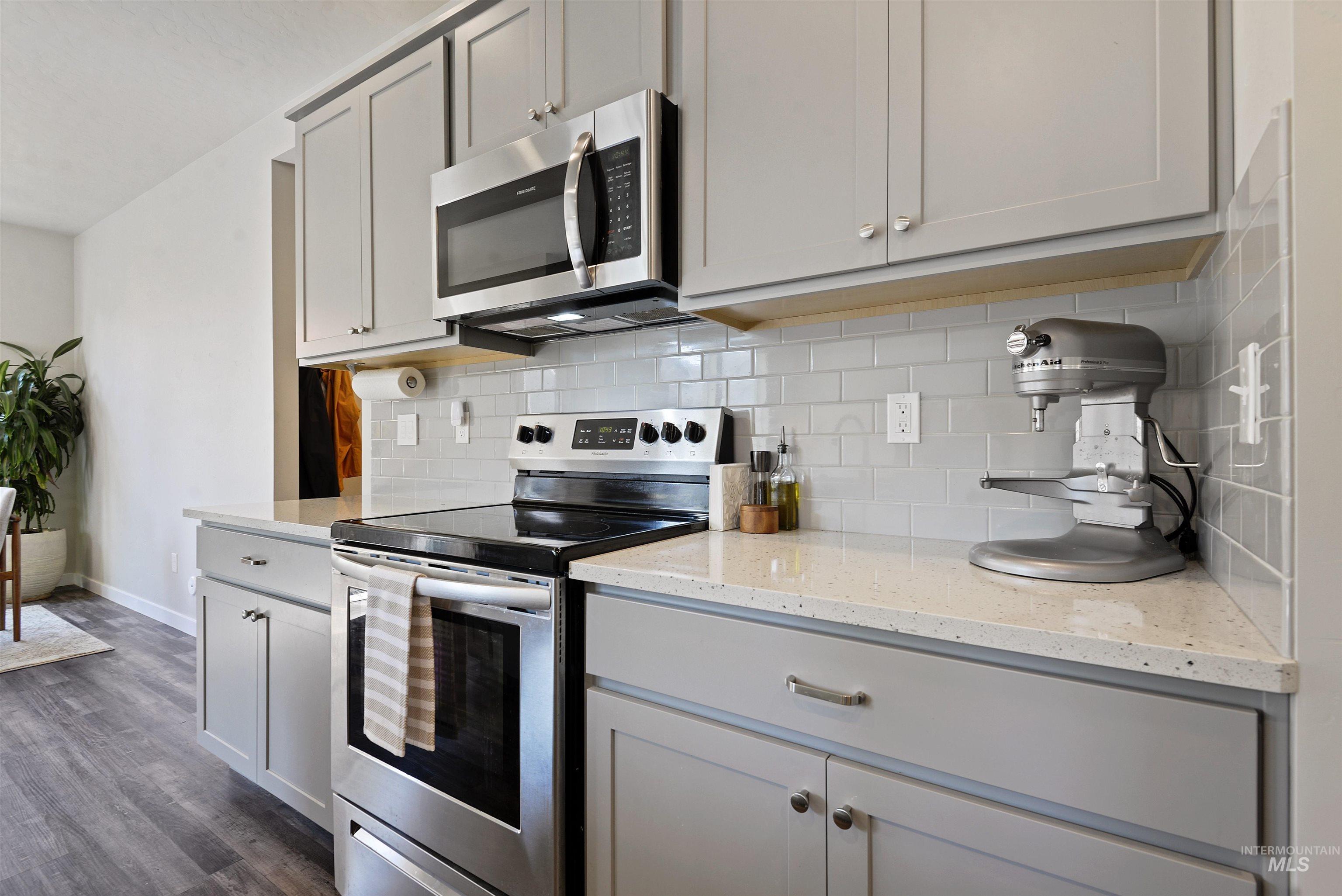 1993 W Wood Chip Dr.