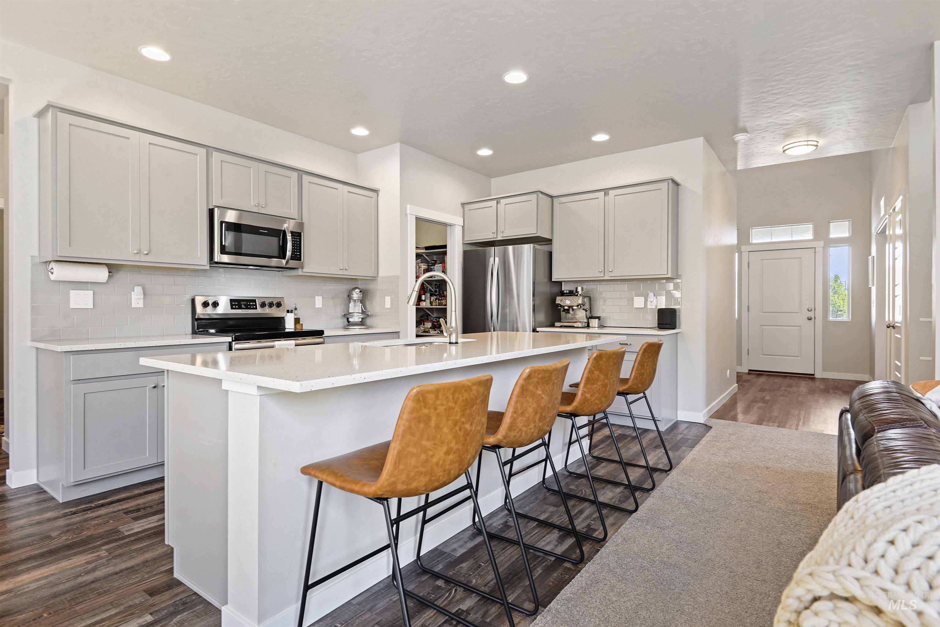 1993 W Wood Chip Dr.