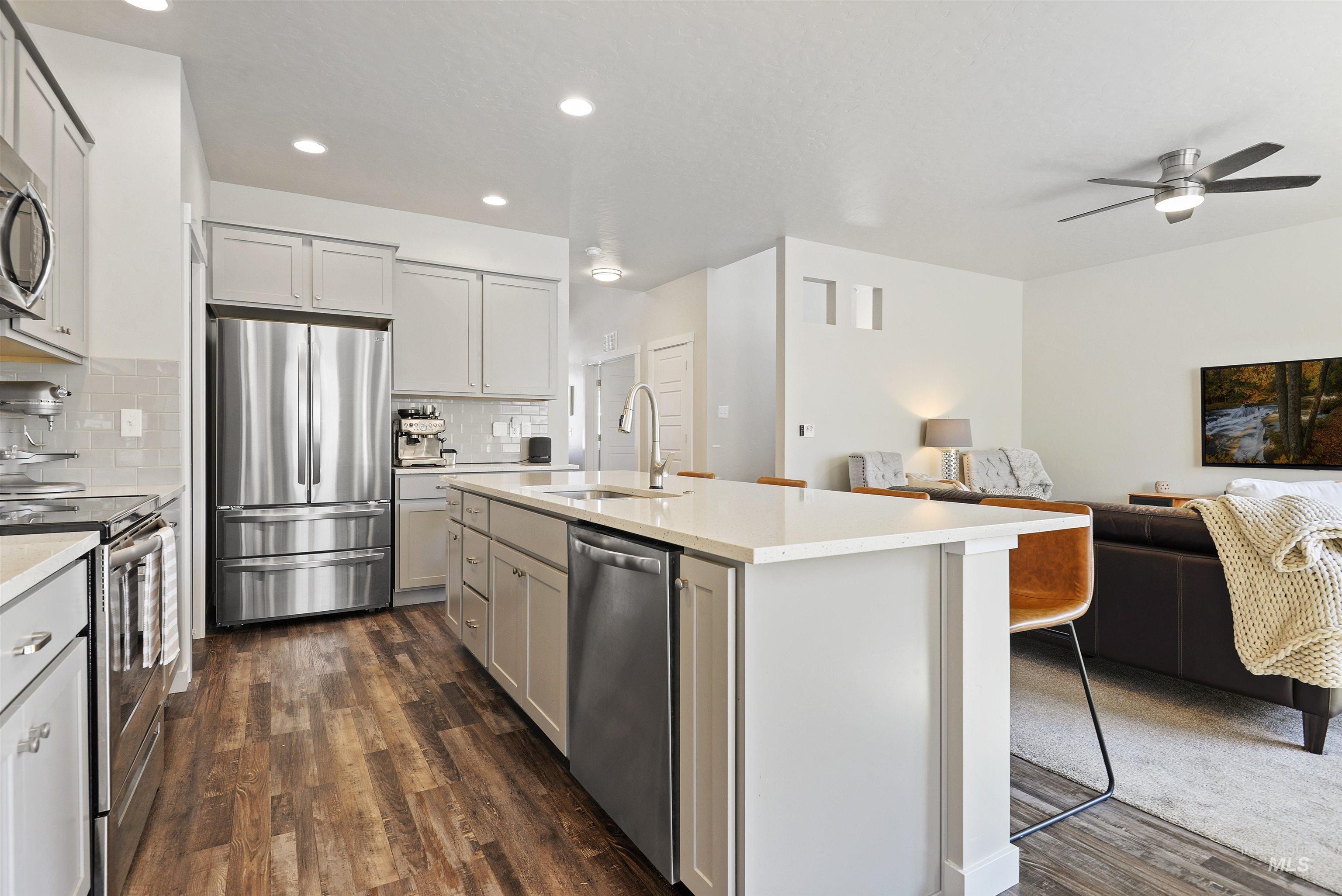 1993 W Wood Chip Dr.