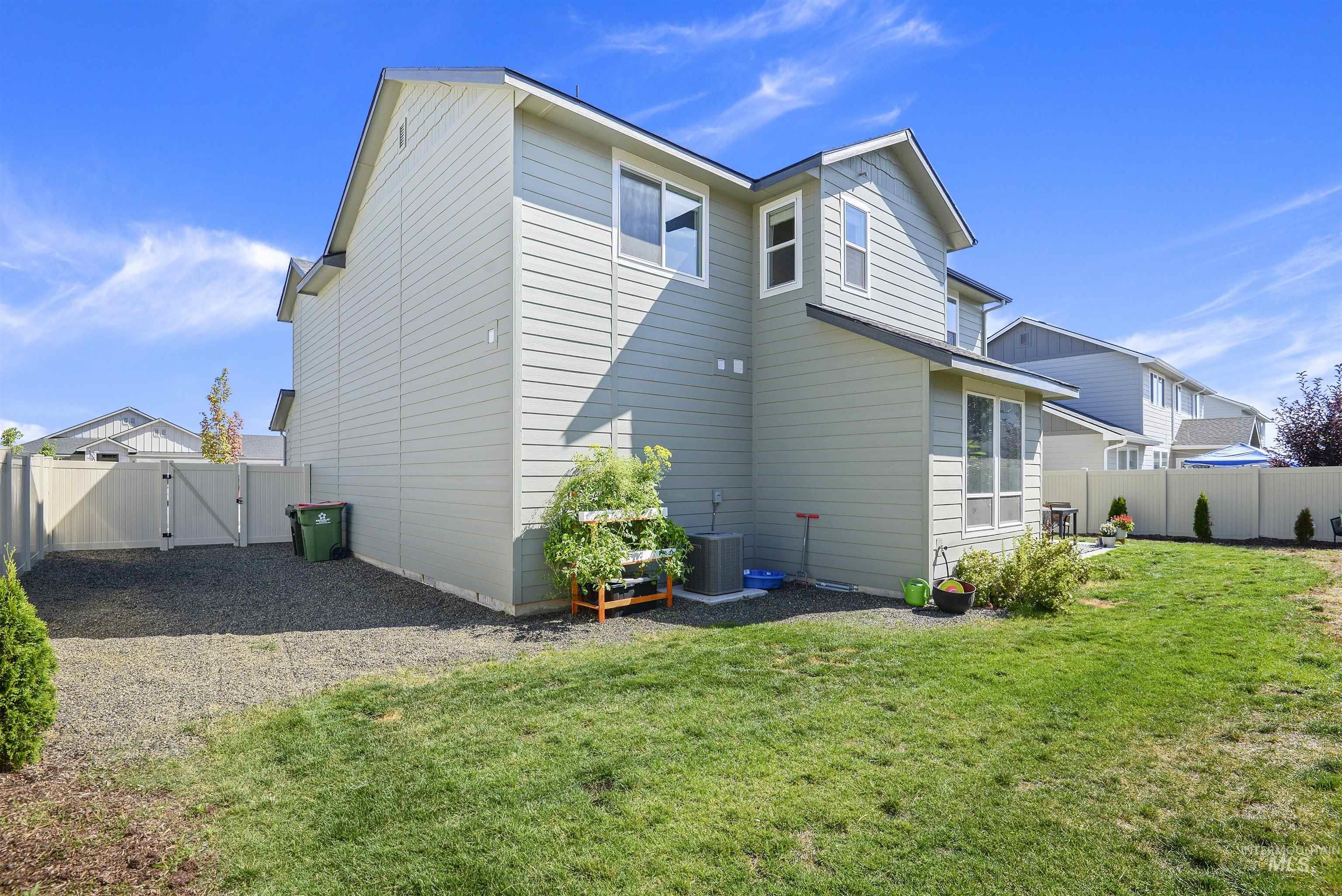 1993 W Wood Chip Dr.