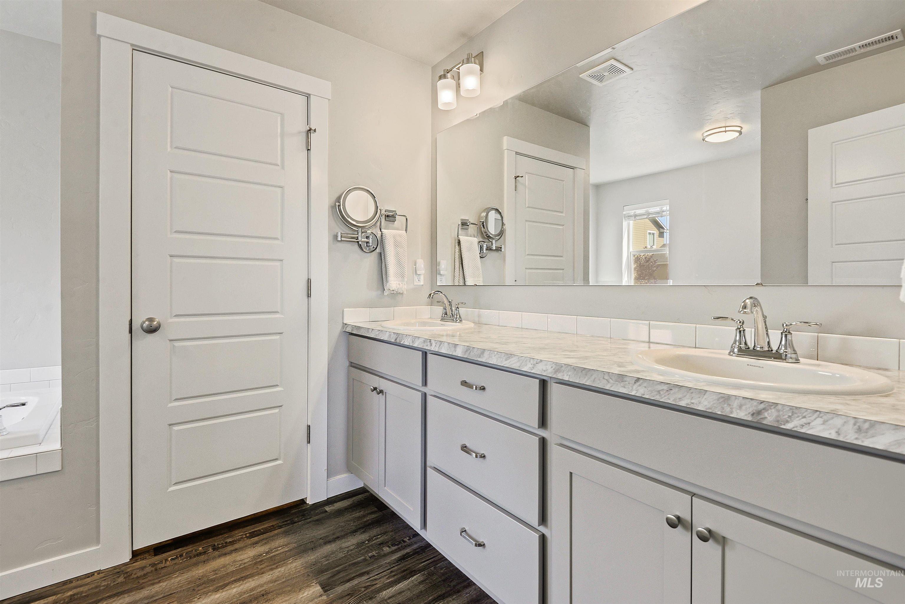 1993 W Wood Chip Dr.