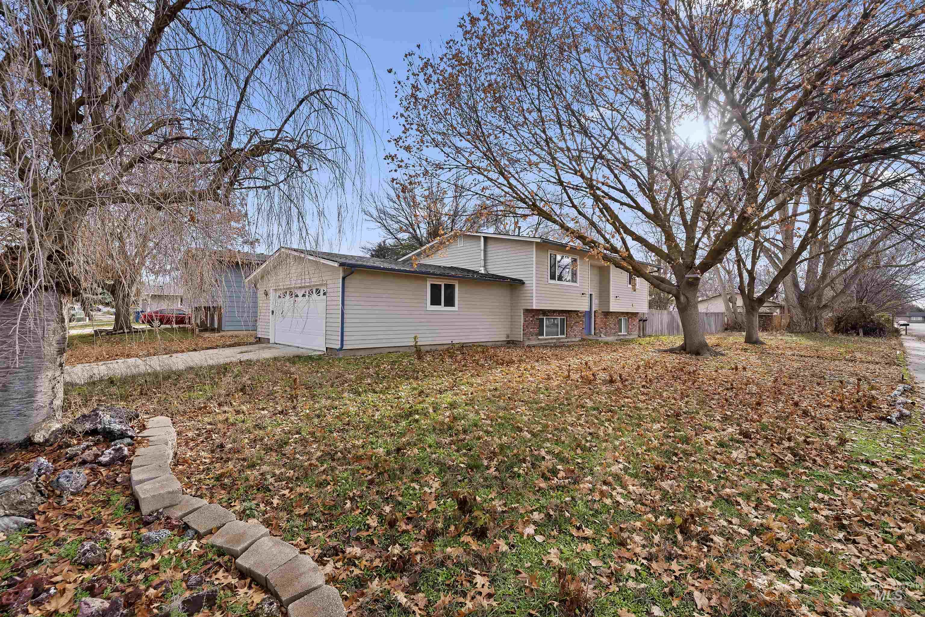 4204 N Linda Vista Lane