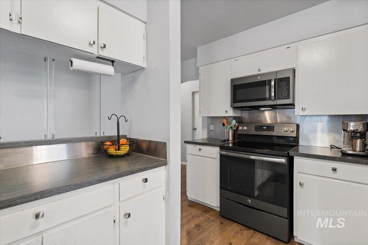 1908 S Eagleson Road