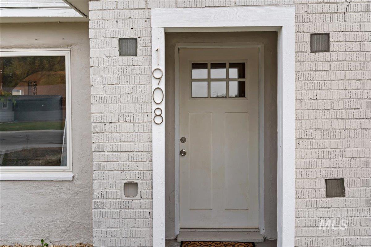 1908 S Eagleson Road