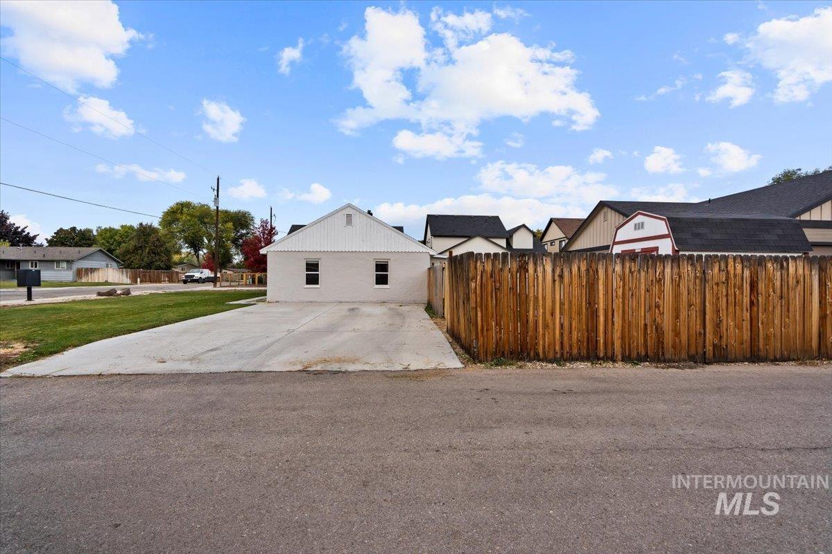 1908 S Eagleson Road