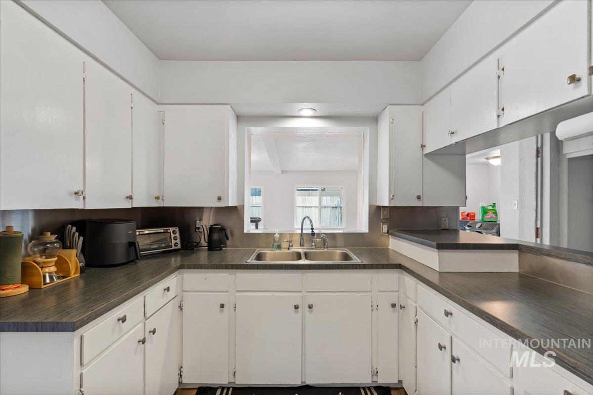 1908 S Eagleson Road