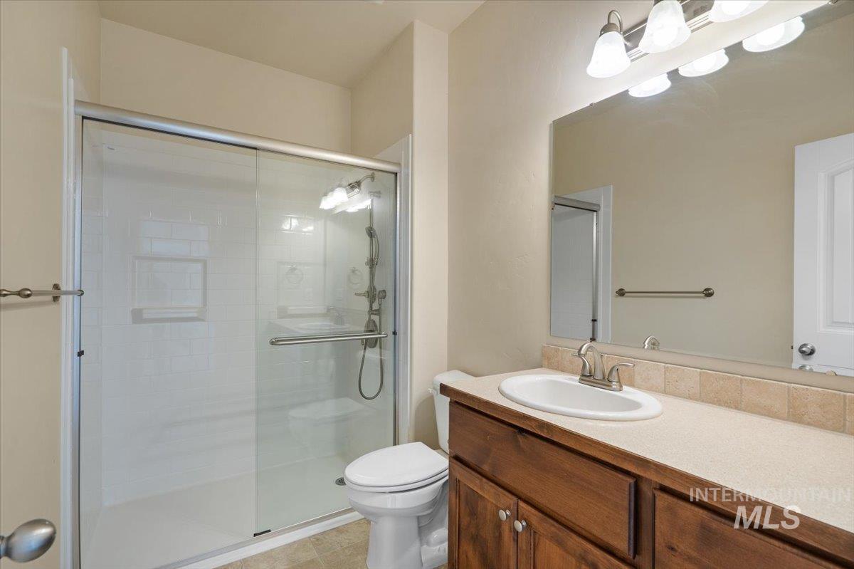 18575 N Goldenridge Place