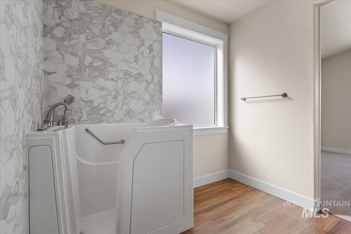 18575 N Goldenridge Place